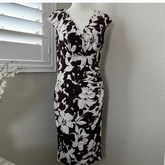 Ralph Lauren Dresses & Skirts - Lauren Ralph Lauren Elegant Black and White Floral Dress